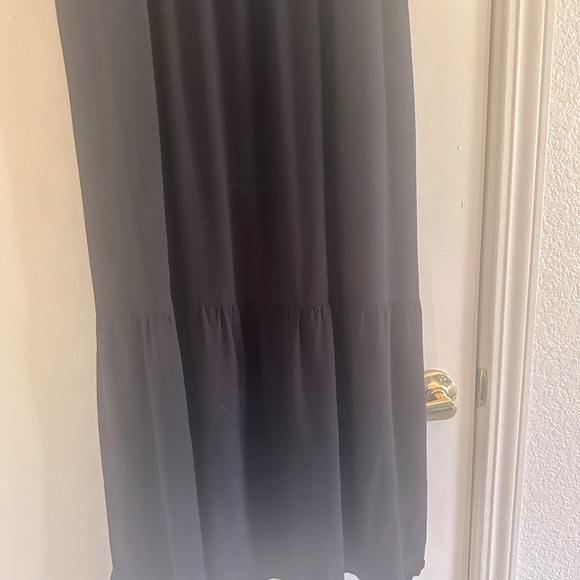 Amazon Essentials Women's Twill Tiered Fit and Flare Dress, Size medium - Picture 7 of 11